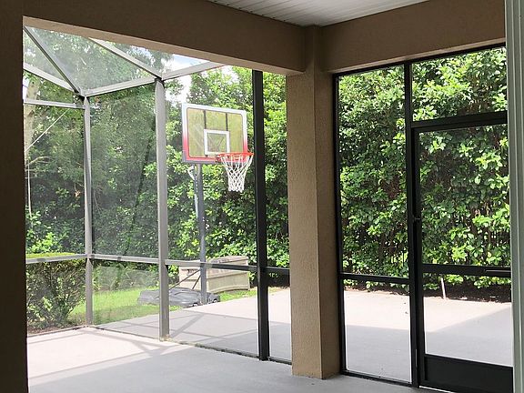 5th image of 219 Brookgreen Way