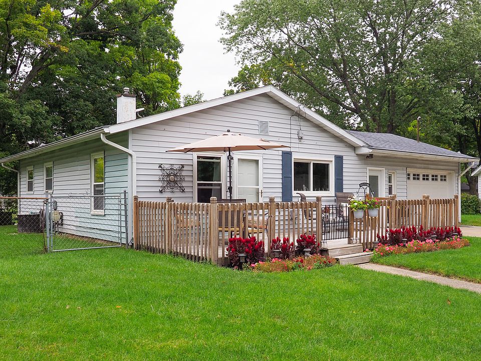 1st image of 2430 Monterey Cir