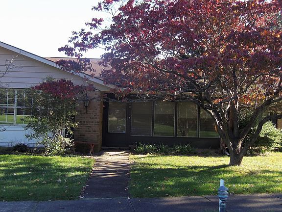 4th image of 26 Buckingham Drive #B