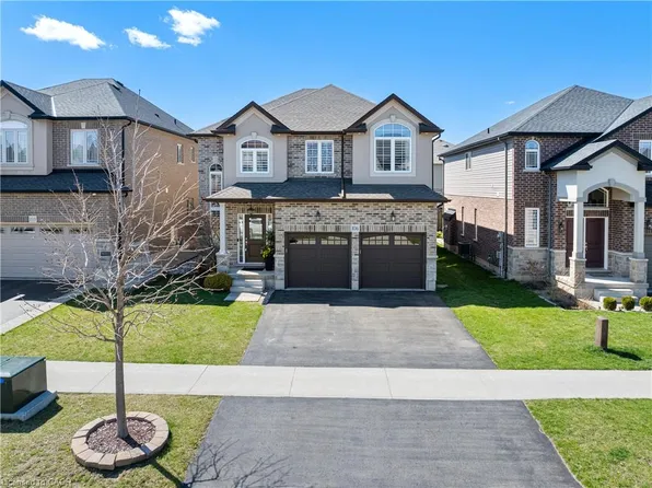 106 Lampman Dr, Grimsby, ON L3M 0E7