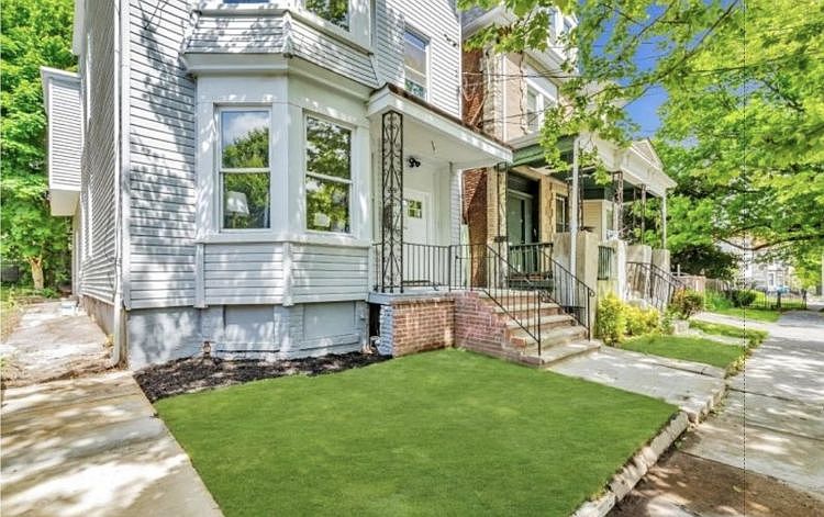 1st image of 119 Littleton Ave Floor 3