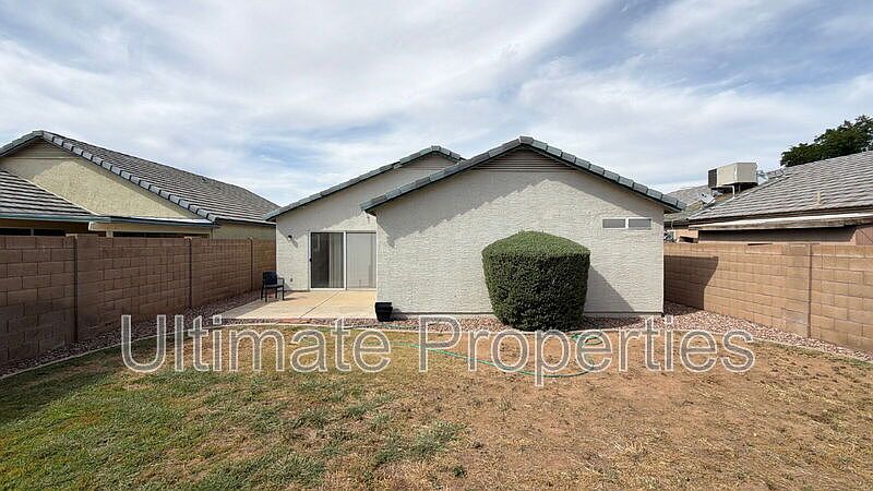 2nd image of 3009 W Salter Dr