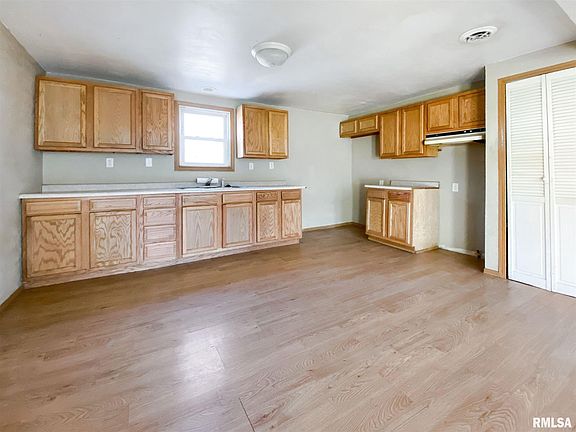 3rd image of 149 Maywood Ave