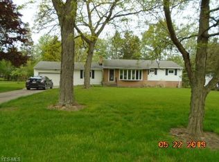 8490 Parkdale Dr, North Royalton, OH 44133