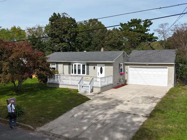 302 Vermont Ave, Egg Harbor Township, NJ 08234