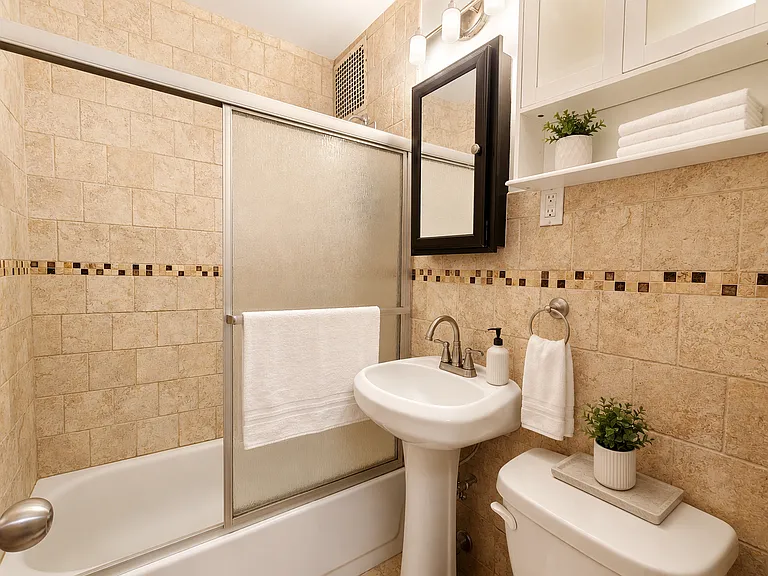 114 Lafayette Ave #3R — Photo 6