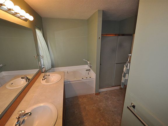 5th image of 518 E Tara Lee Ave