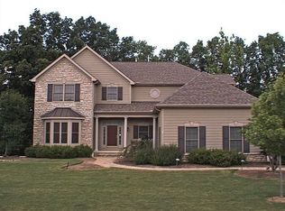 3399 McCammon Chase Dr, Lewis Center, OH 43035
