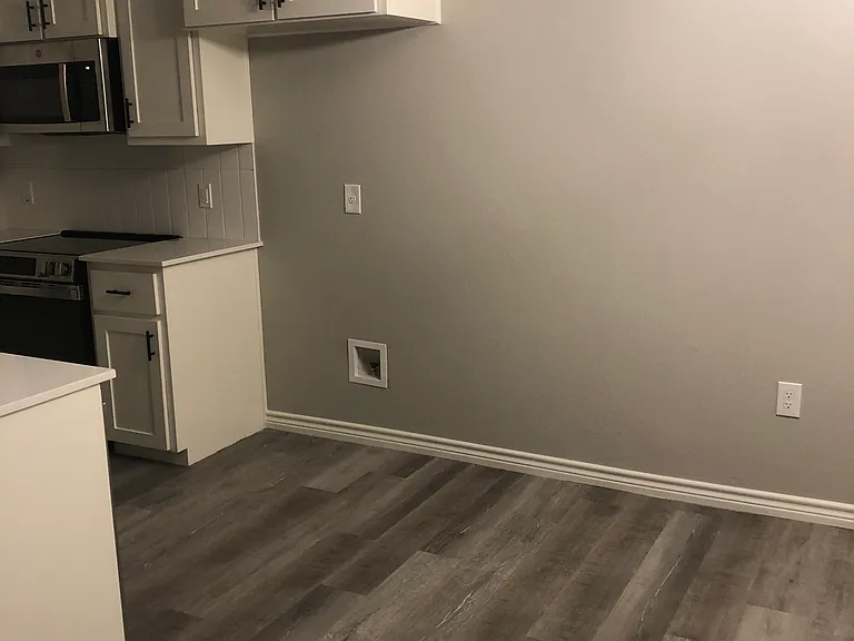 220 Melissa St — Photo 2