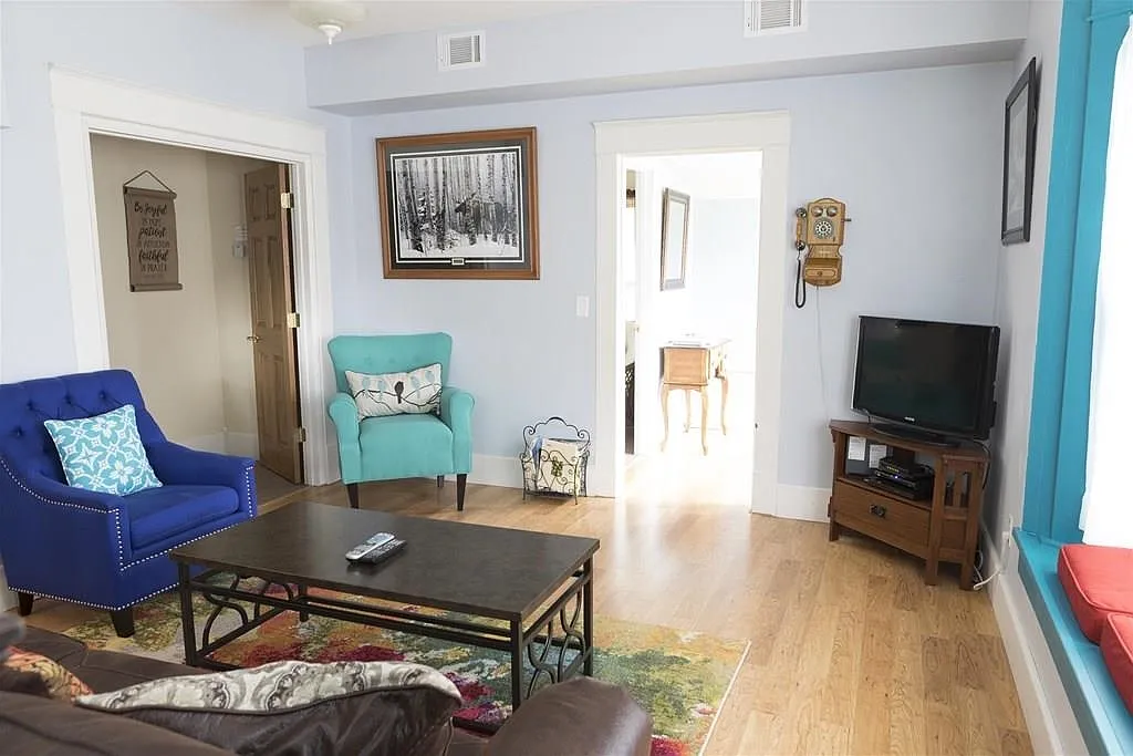 3 bed, 1.5 bath, 1753 sqft, $1,700 — Photo 3