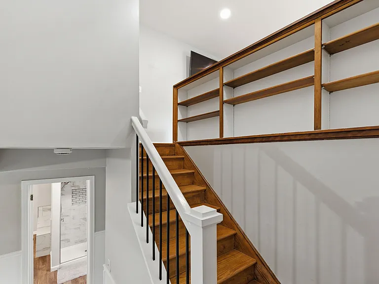 1204 Forest Ct — Photo 15