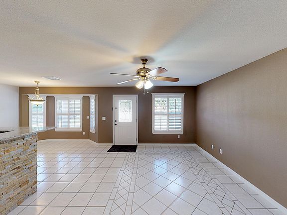4th image of 659 Katherine Ct