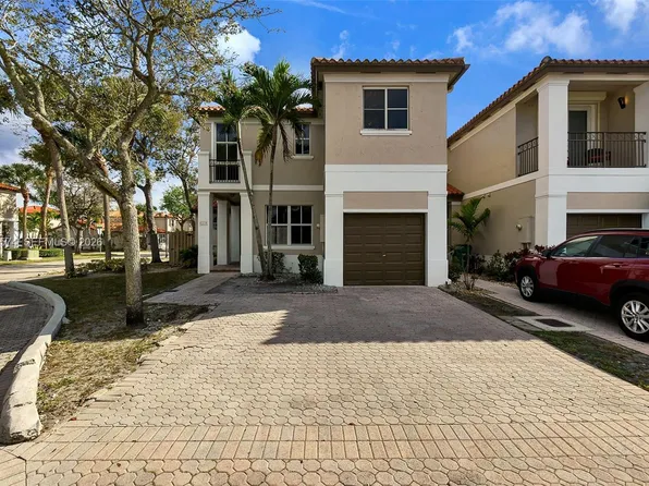 8338 NW 145th St, Miami Lakes, FL 33016