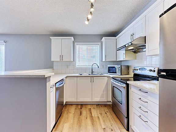 3rd image of 126 N 14th Ave SW #106