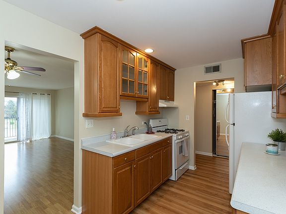 4th image of 5101 Carriageway Dr APT 304