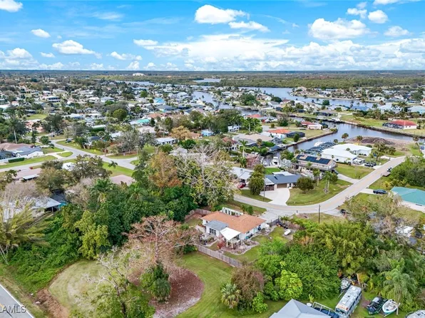 13437 Caribbean Blvd, Fort Myers, FL 33905