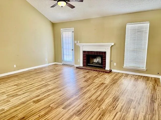 2445 Talking Leaves Ct — Photo 2