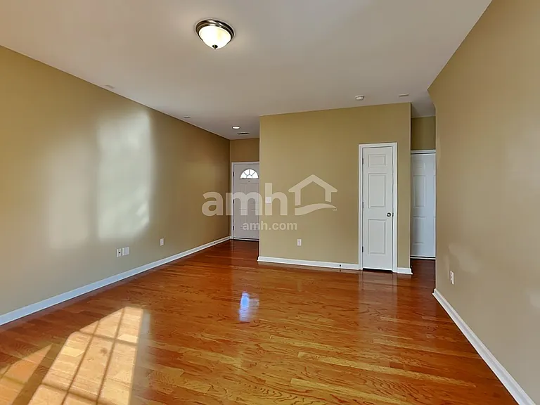 113 Pin Oak Ct — Photo 6