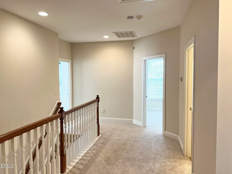 1018 Jewel Creek Dr — Photo 8