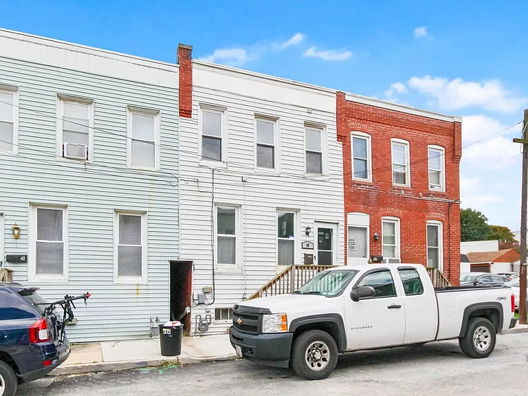 40 Laurel St — Photo 1