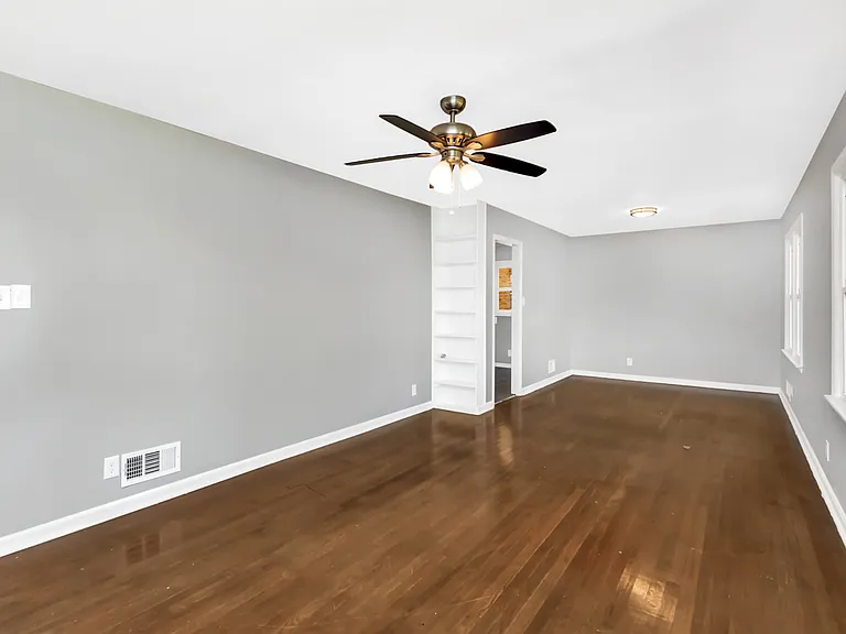 4609 Newton Ave SW — Photo 4