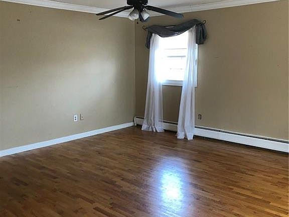 3rd image of 24 Schriever Ln
