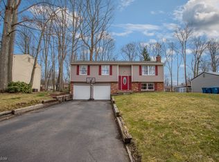7802 Castle Rock Dr NE, Warren, OH
