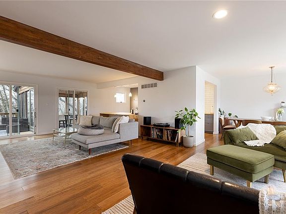 4th image of 1826 NW Woodland Rd