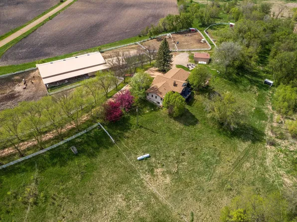 5960 Town Hall Dr, Loretto, MN 55357