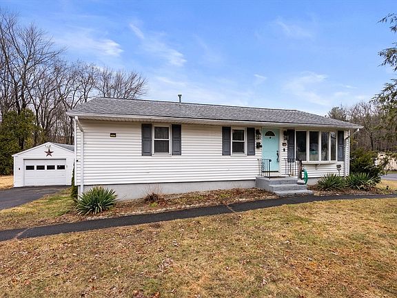 3rd image of 19 New Ludlow Rd