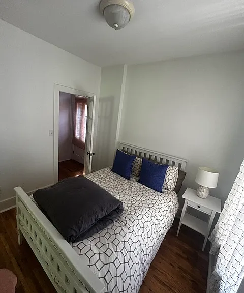 1626 Summit St — Photo 8