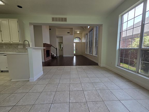 5th image of 6917 Barbican Dr