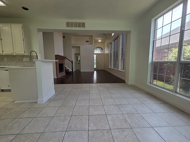 6917 Barbican Dr — Photo 5