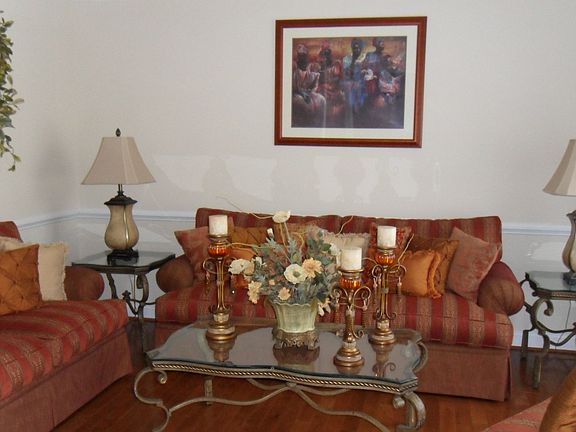 5th image of 15805 Bethpage Ln