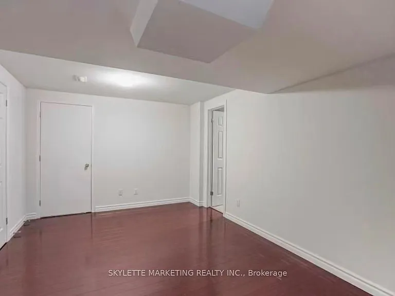 100 Emery Hill Blvd — Photo 17