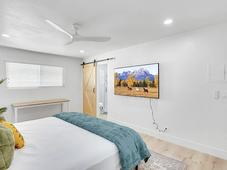 1075 Molino Ave #3 — Photo 38