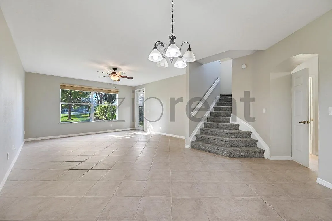 4 bed, 2.5 bath, 1019 sqft, $2,250 — Photo 1