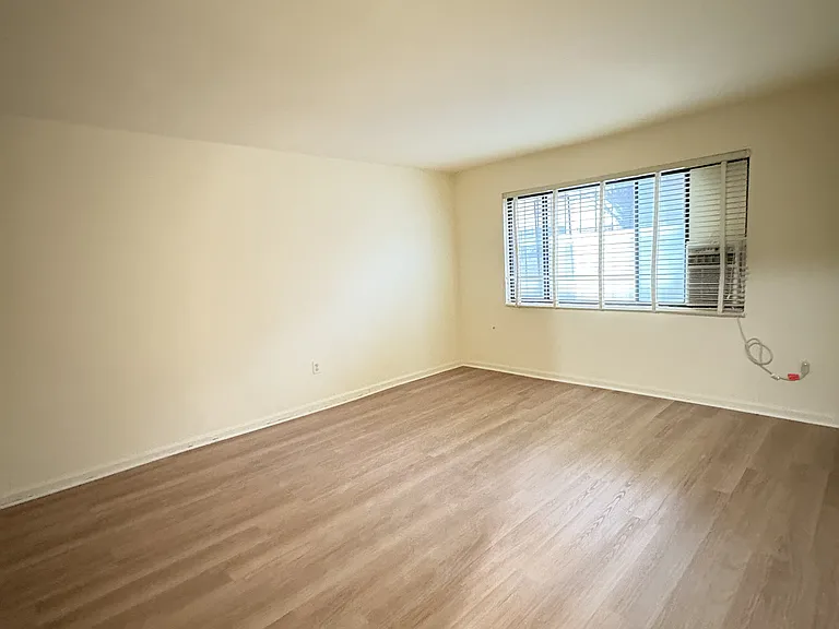 825 Rock Creek Church Rd NW #101 — Photo 3