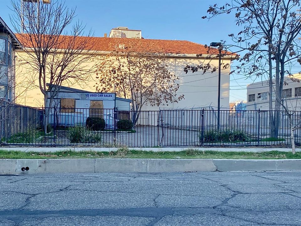 1st image of 525 4th St
