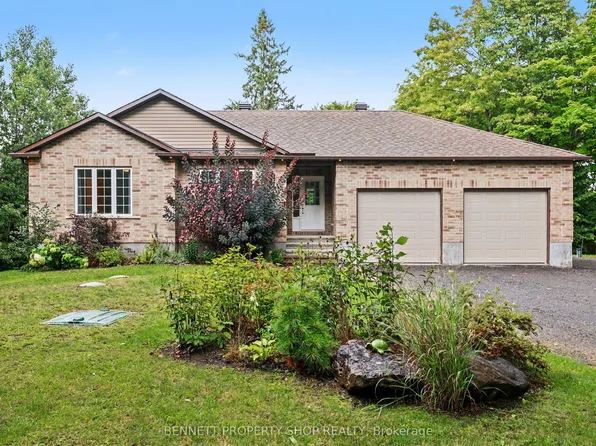 160 Northcote Dr, Beckwith, ON K7C 0C4