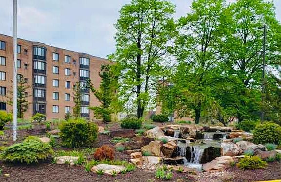 5th image of 606 E Woodland Park #509