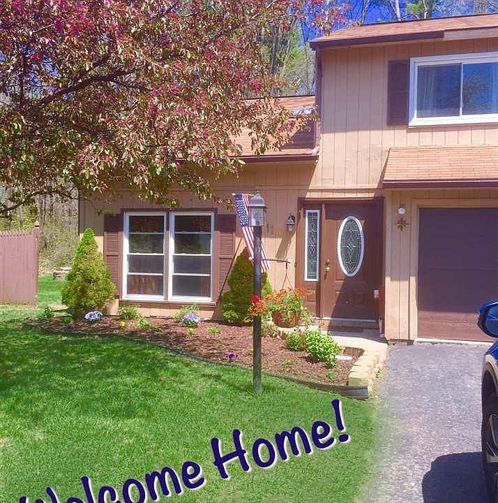 1st image of 11 A Woodbine Dr