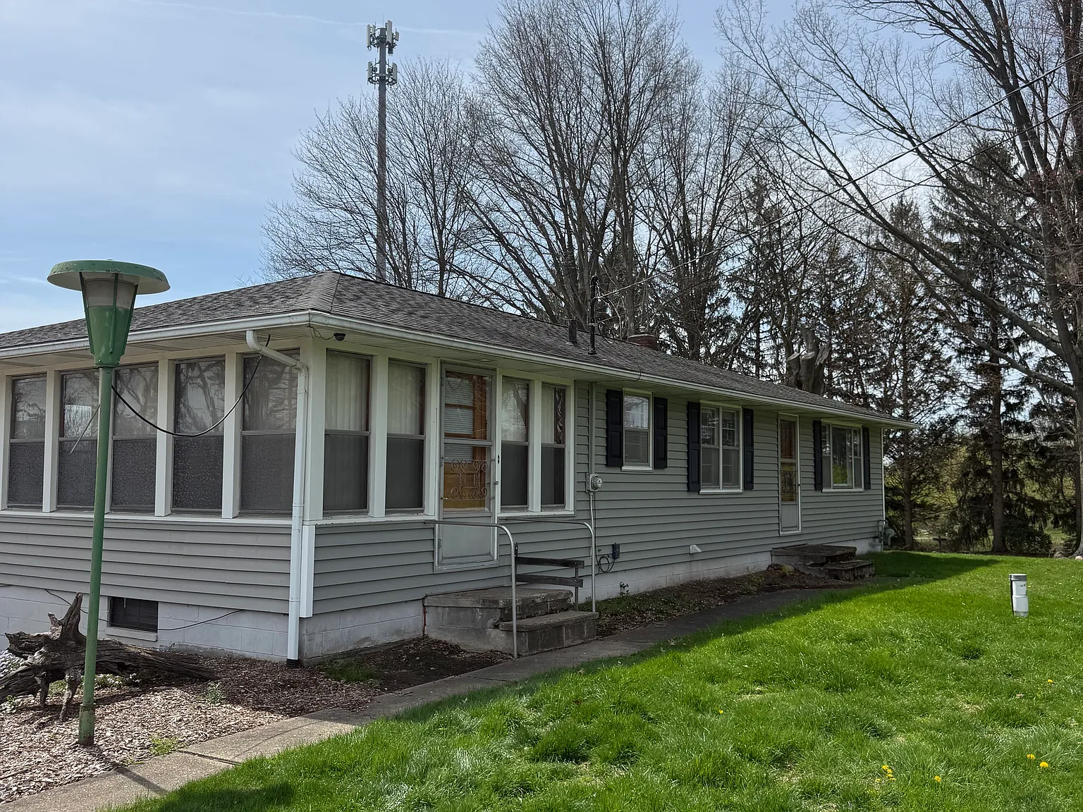 3 bed, 1092 sqft, $1,900 — Photo 1