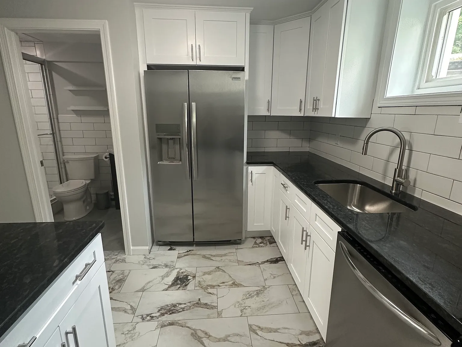 1 bed, 1952 sqft, $1,650 — Photo 2