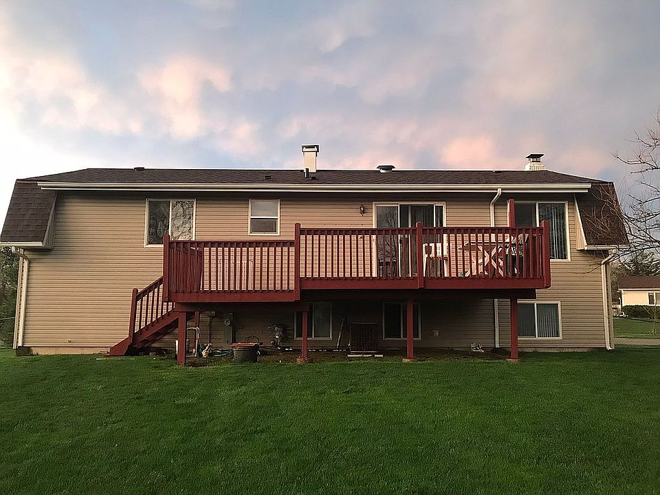 2nd image of 725 Charleston Ln
