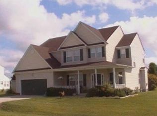 107 Eagleton Cir, Moyock, NC 27958