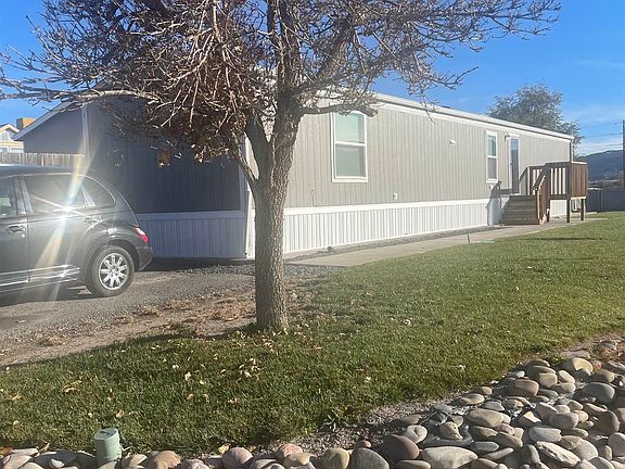 2nd image of 1043 Carbonera Ave