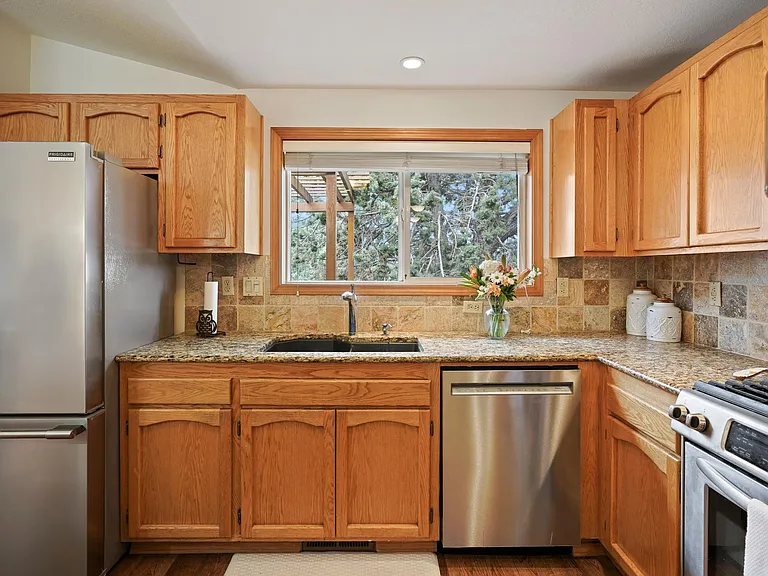 2351 NE Shadow Brook Pl — Photo 11