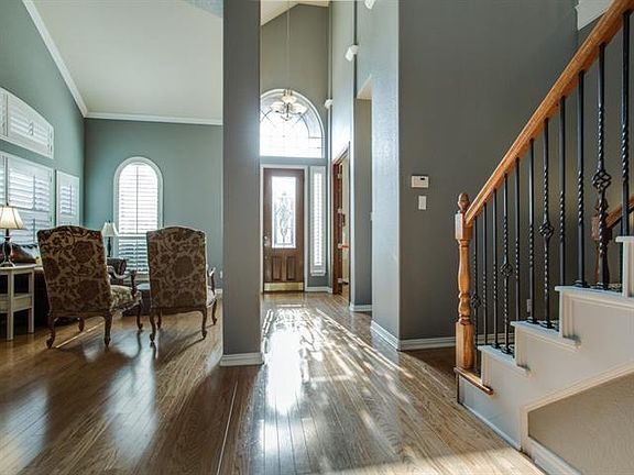 4th image of 1010 Westminister Ave