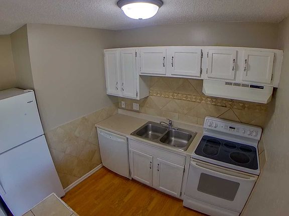 5th image of 713 Dondee Dr #5